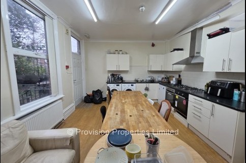 North+Grange+Road%2C+Hyde+Park%2C+LS6