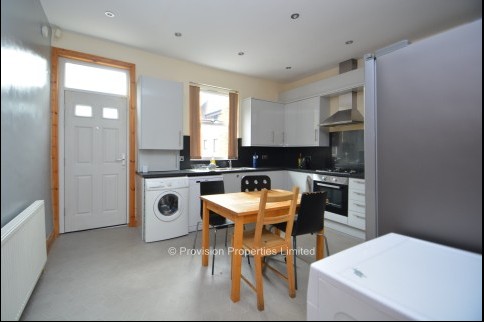 Woodsley+Road%2C+Hyde+Park%2C+LS3