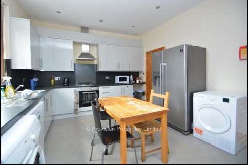 Woodsley+Road%2C+Hyde+Park%2C+LS3