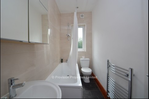 Woodsley+Road%2C+Hyde+Park%2C+LS3