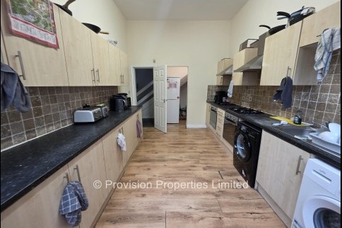 Moorland+Avenue%2C+Hyde+Park%2C+LS6