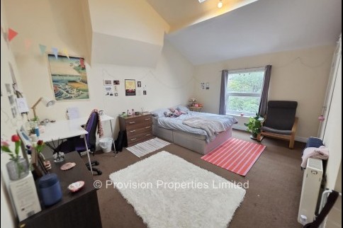 Moorland+Avenue%2C+Hyde+Park%2C+LS6