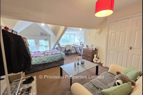 Moorland+Avenue%2C+Hyde+Park%2C+LS6