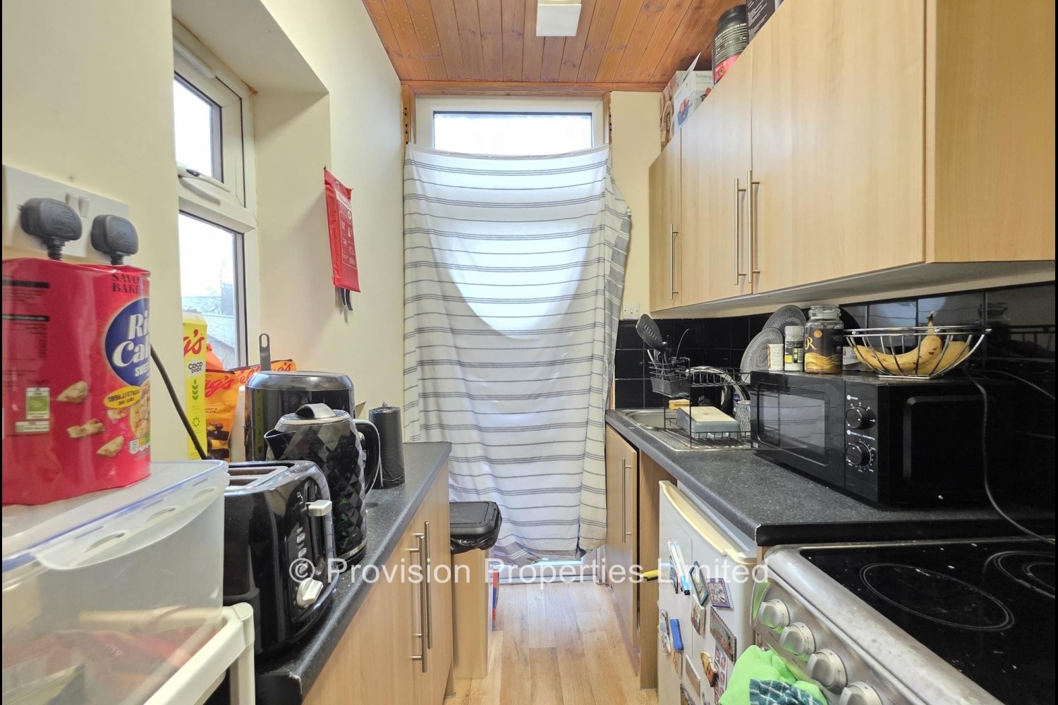 Moorland+Road%2C+Hyde+Park%2C+LS6