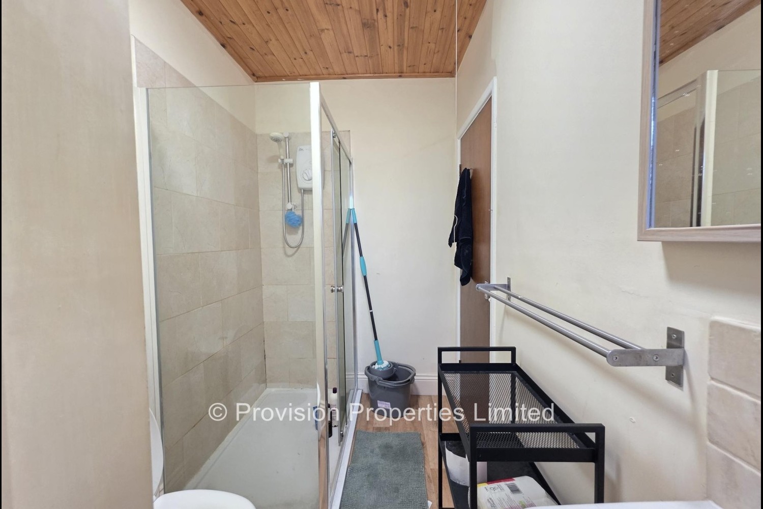 Moorland+Road%2C+Hyde+Park%2C+LS6