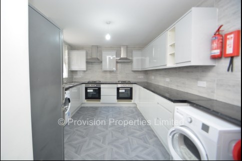 6 Bedroom Student Properties Leeds