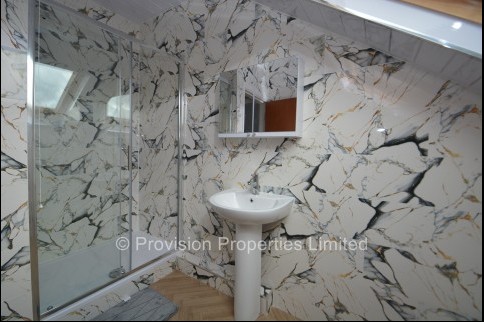 Brudenell+Road%2C+Hyde+Park%2C+LS6