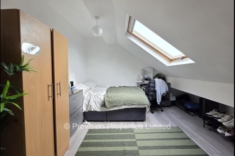 Brudenell+Road%2C+Hyde+Park%2C+LS6