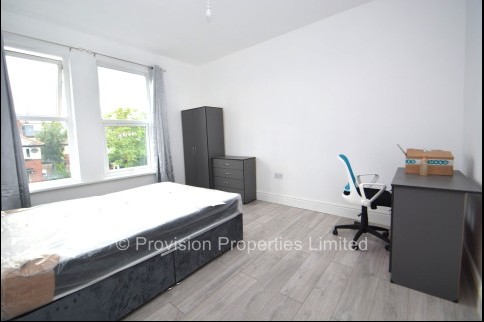 Brudenell+Road%2C+Hyde+Park%2C+LS6