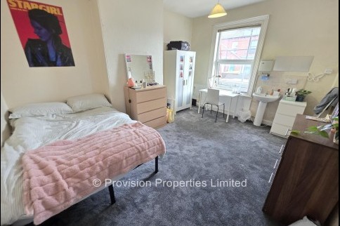 Ebor+Mount%2C+Hyde+Park%2C+LS6