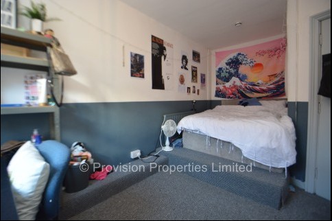 Manor+Drive%2C+Hyde+Park%2C+LS6