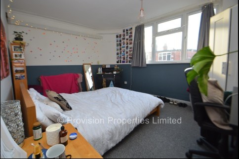 Manor+Drive%2C+Hyde+Park%2C+LS6