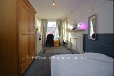 Manor+Drive%2C+Hyde+Park%2C+LS6