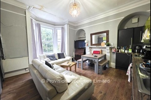 Hyde+Park+Terrace%2C+Hyde+Park%2C+LS6