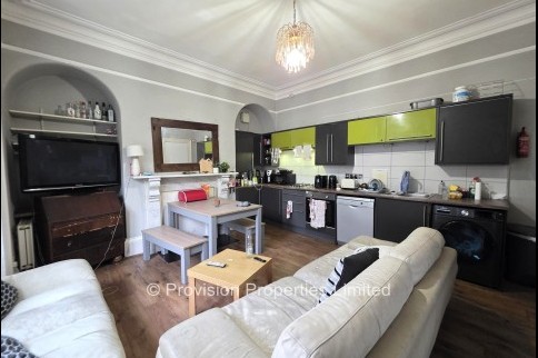 Hyde+Park+Terrace%2C+Hyde+Park%2C+LS6