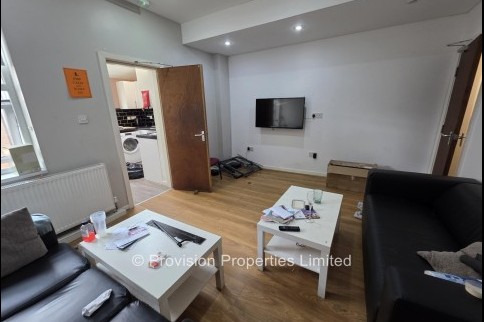 6 Bedroom 6 en-suite Hyde Park