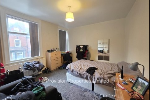 Hessle+Place%2C+Hyde+Park%2C+LS6