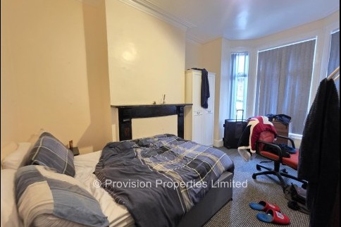 Hessle+Place%2C+Hyde+Park%2C+LS6