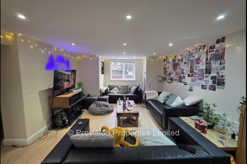 Brudenell+Avenue%2C+Hyde+Park%2C+LS6
