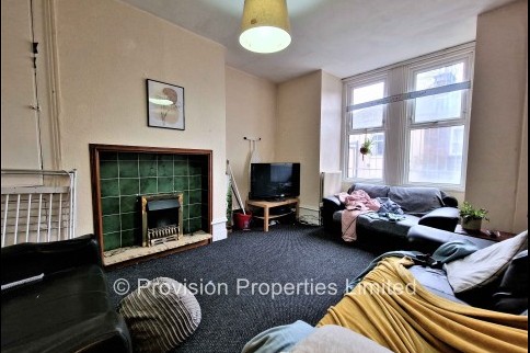 3 Bedroom Flats in Hyde Park