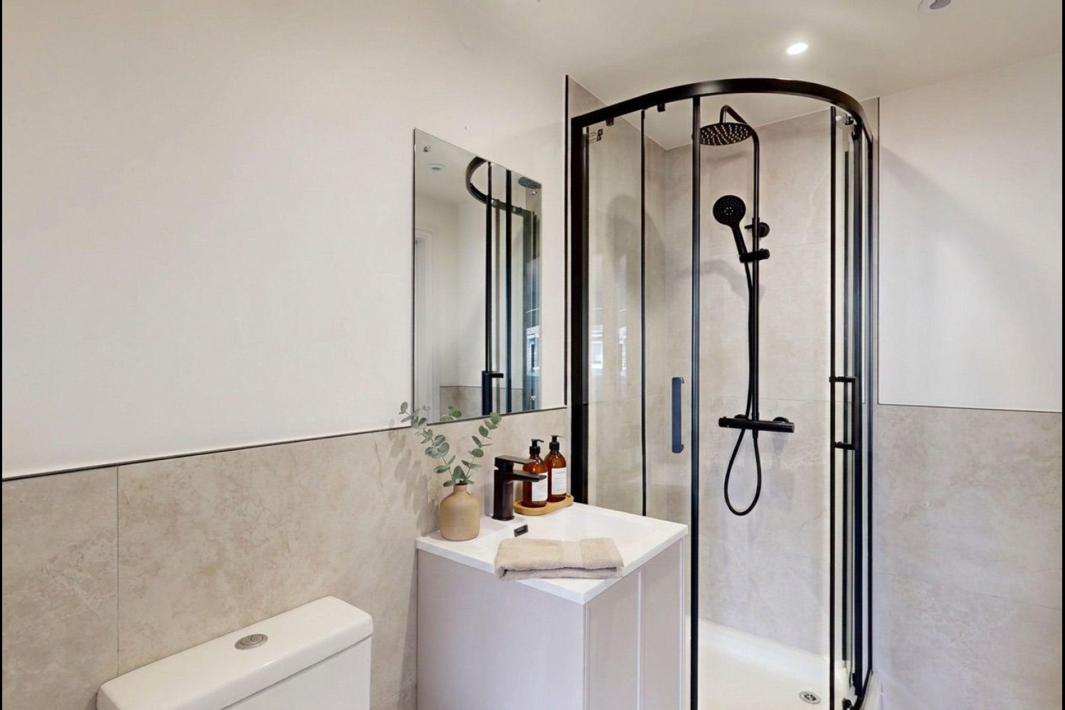 Welton+Place%2C+Hyde+Park%2C+LS6