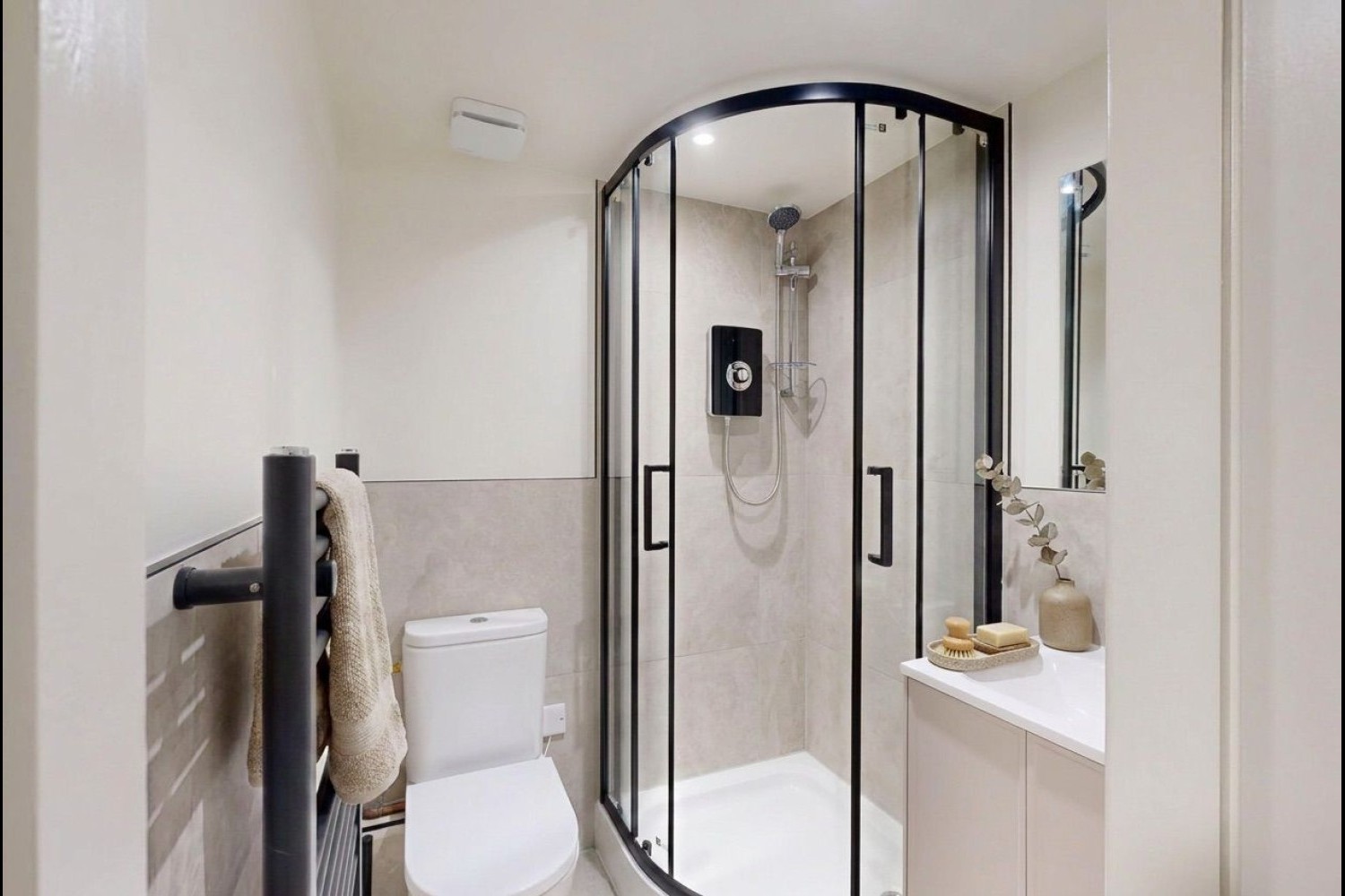 Welton+Place%2C+Hyde+Park%2C+LS6