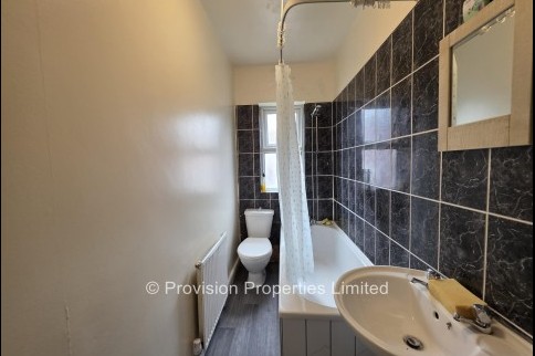 Thornville+Road%2C+Hyde+Park%2C+LS6