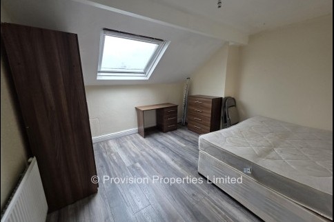 Thornville+Road%2C+Hyde+Park%2C+LS6