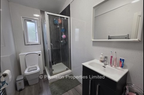 Ash+Grove%2C+Hyde+Park%2C+LS6