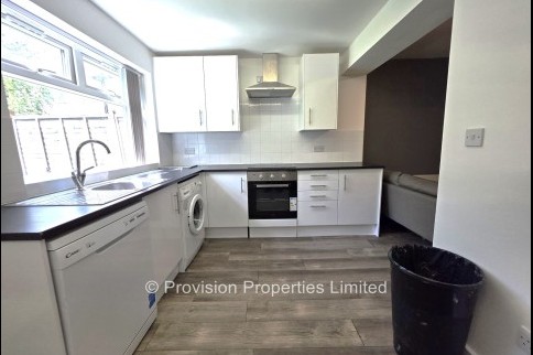 St+Annes+Drive%2C+Headingley%2C+LS4