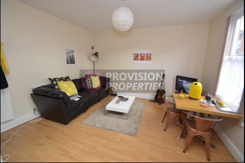 2 Bedroom Houses Flats in Hyde Park