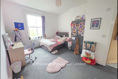 Headingley+Lane%2C+Hyde+Park%2C+LS6