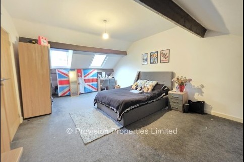 Headingley+Lane%2C+Hyde+Park%2C+LS6