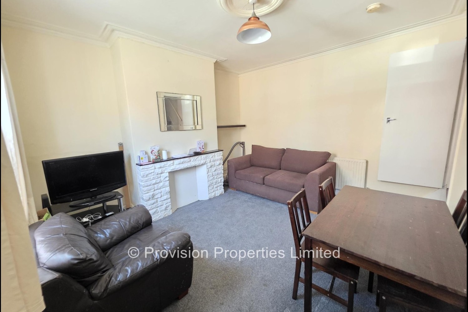 2 Bedroom Houses in Hyde Park