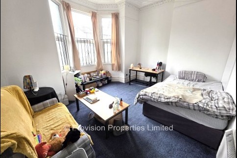 Regent+Terrace%2C+Hyde+Park%2C+LS6