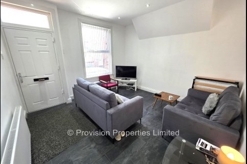 4 Bedroom 2 Bathroom Hyde Park