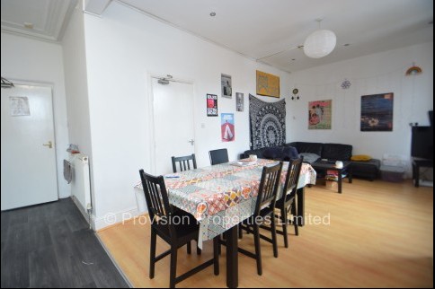 Regent+Terrace%2C+Hyde+Park%2C+LS6