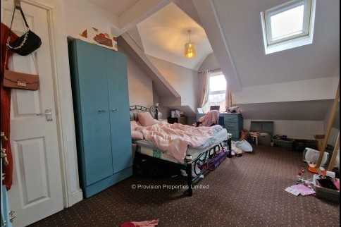 Hessle+View%2C+Hyde+Park%2C+LS6