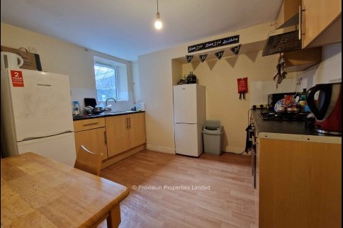 Hessle+View%2C+Hyde+Park%2C+LS6