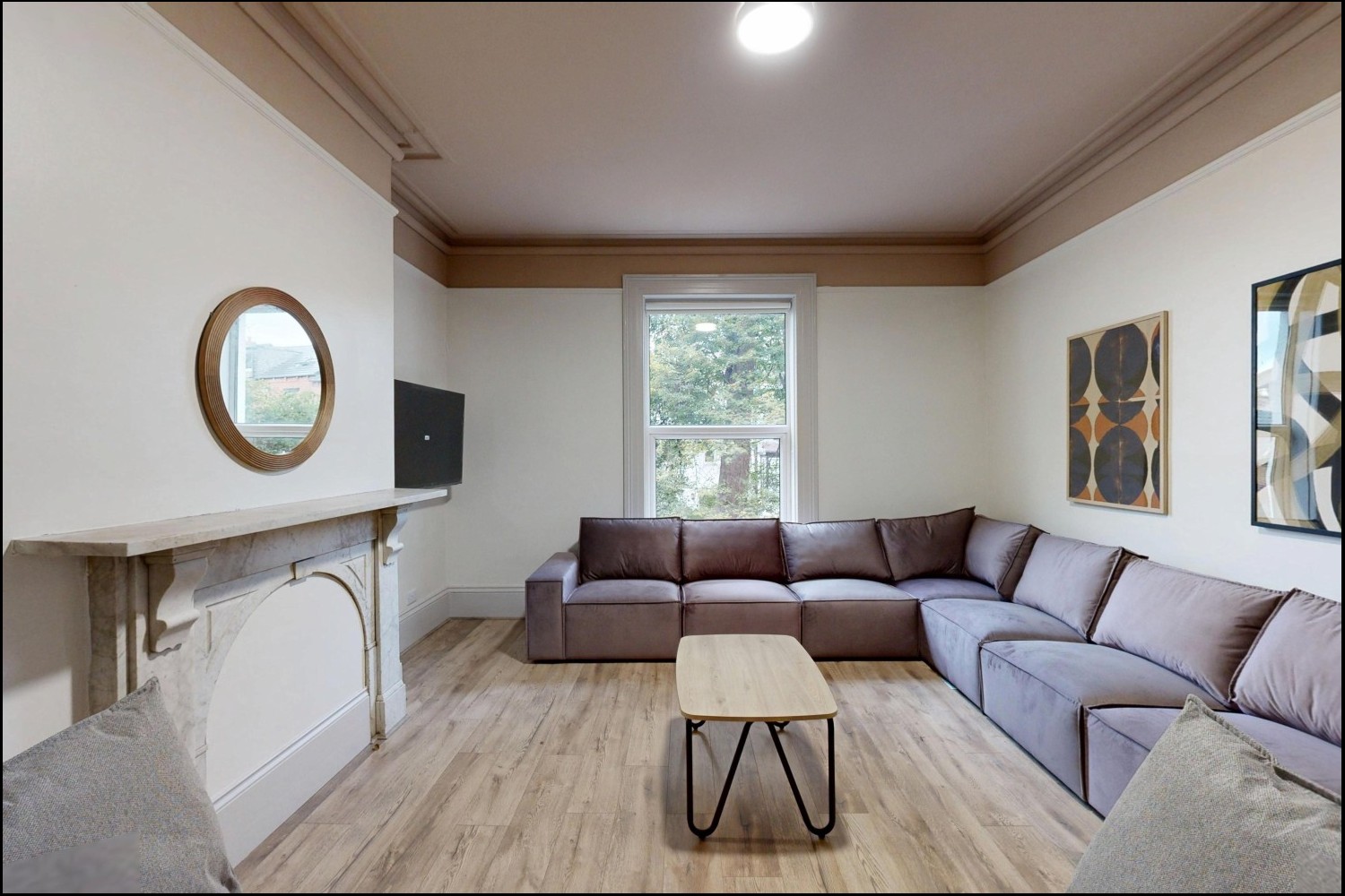 8 Bedroom 3 Bathrooms Hyde Park