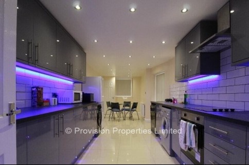 4 bed student properties Leeds