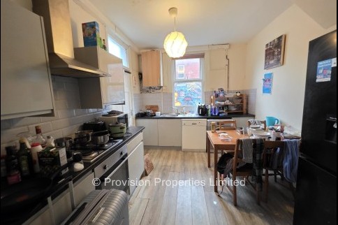 Brudenell+Road%2C+Hyde+Park%2C+LS6