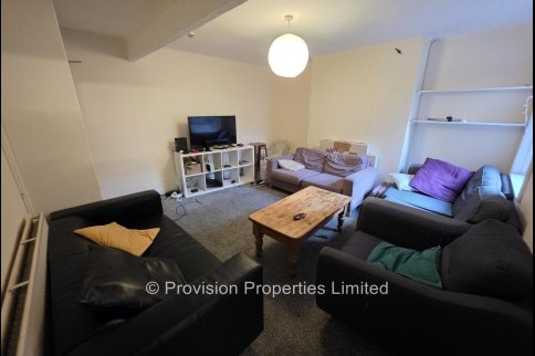 Brudenell+Road%2C+Hyde+Park%2C+LS6