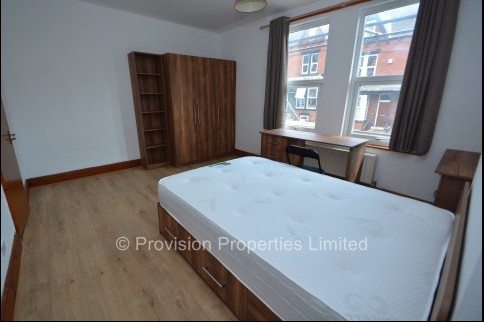 Manor+Drive%2C+Hyde+Park%2C+LS6