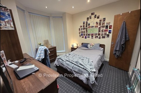 Hessle+Mount%2C+Hyde+Park%2C+LS6