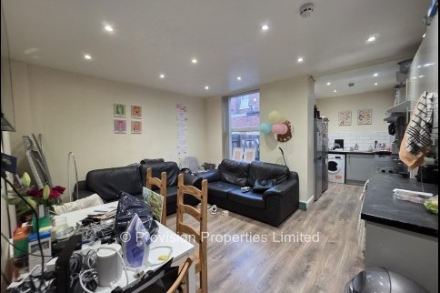 Hessle+Mount%2C+Hyde+Park%2C+LS6