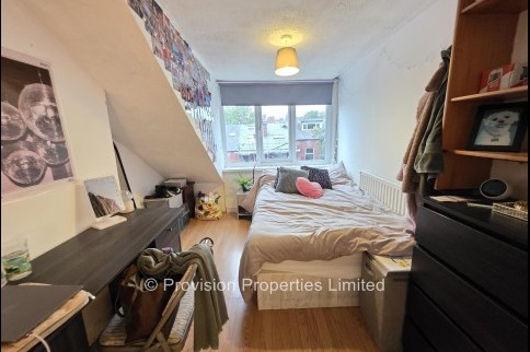 Ebberston+Terrace%2C+Hyde+Park%2C+LS6
