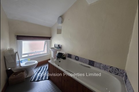 Kensington+Terrace%2C+Hyde+Park%2C+LS6