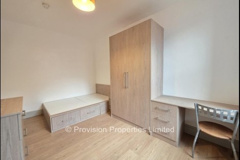 Manor+Drive%2C+Hyde+Park%2C+LS6