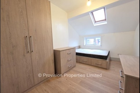 Manor+Drive%2C+Hyde+Park%2C+LS6